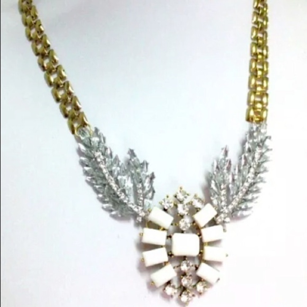 CRYSTAL STATEMENT LEAVES PENDANT NECKLACE #492